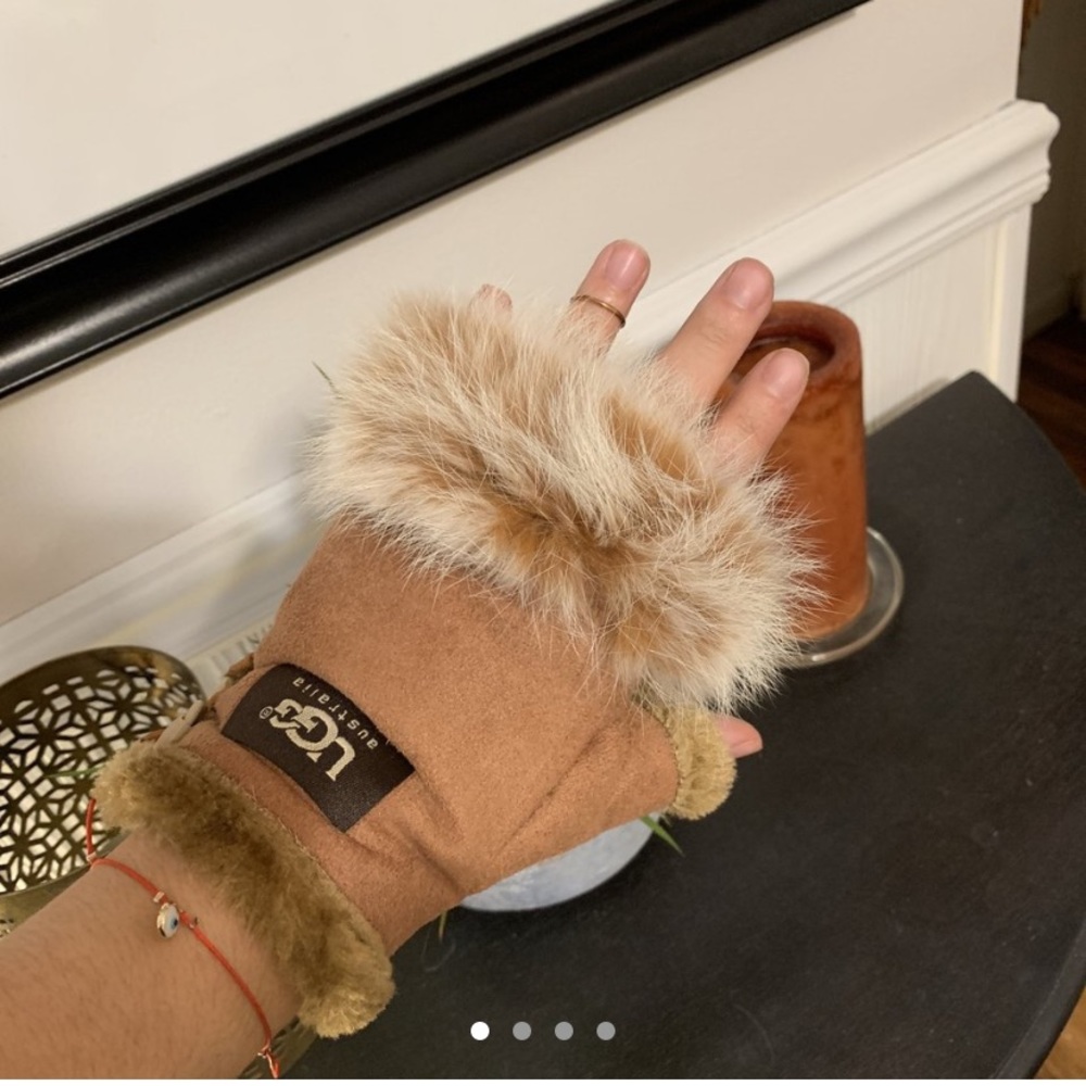 UGG handwarmers